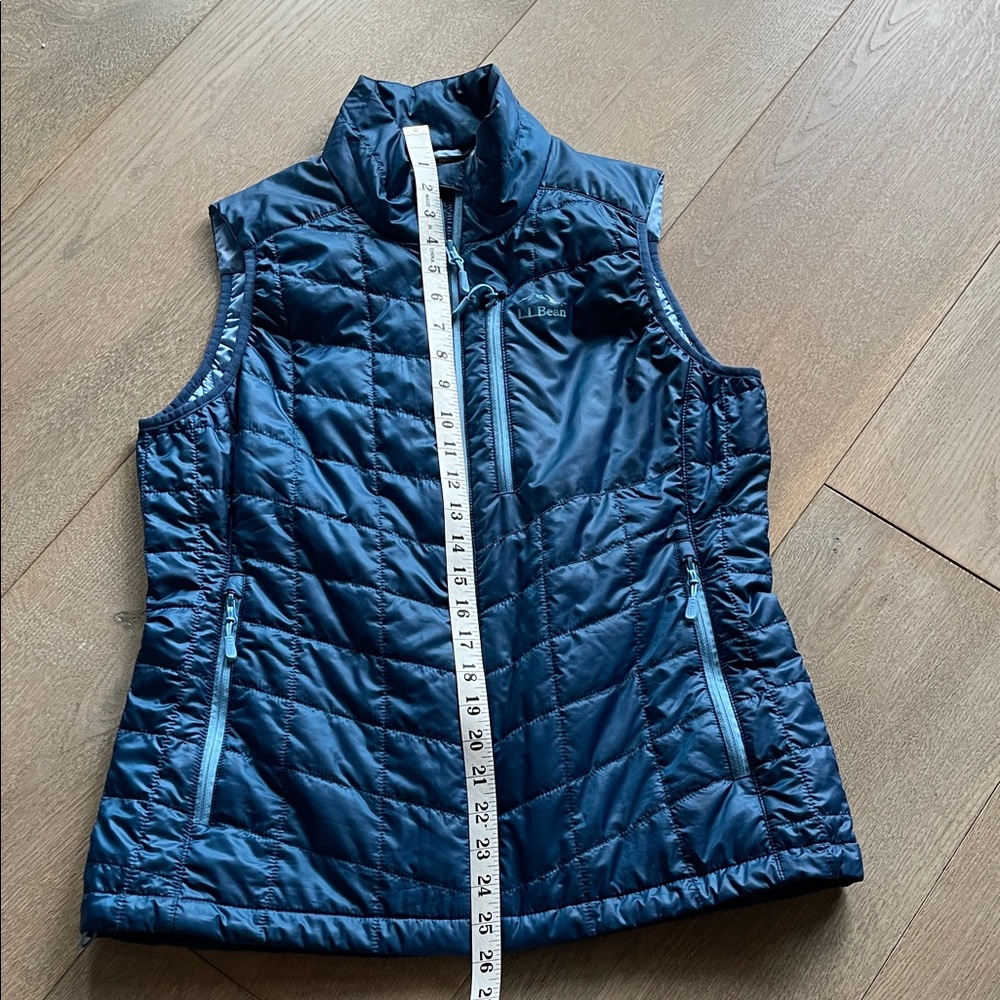 L.L. Bean Women's Navy Quilted Vest - Picture 3 of 5